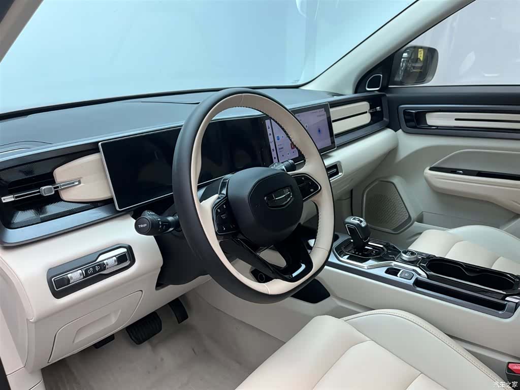 Geely Icon, 2023 13