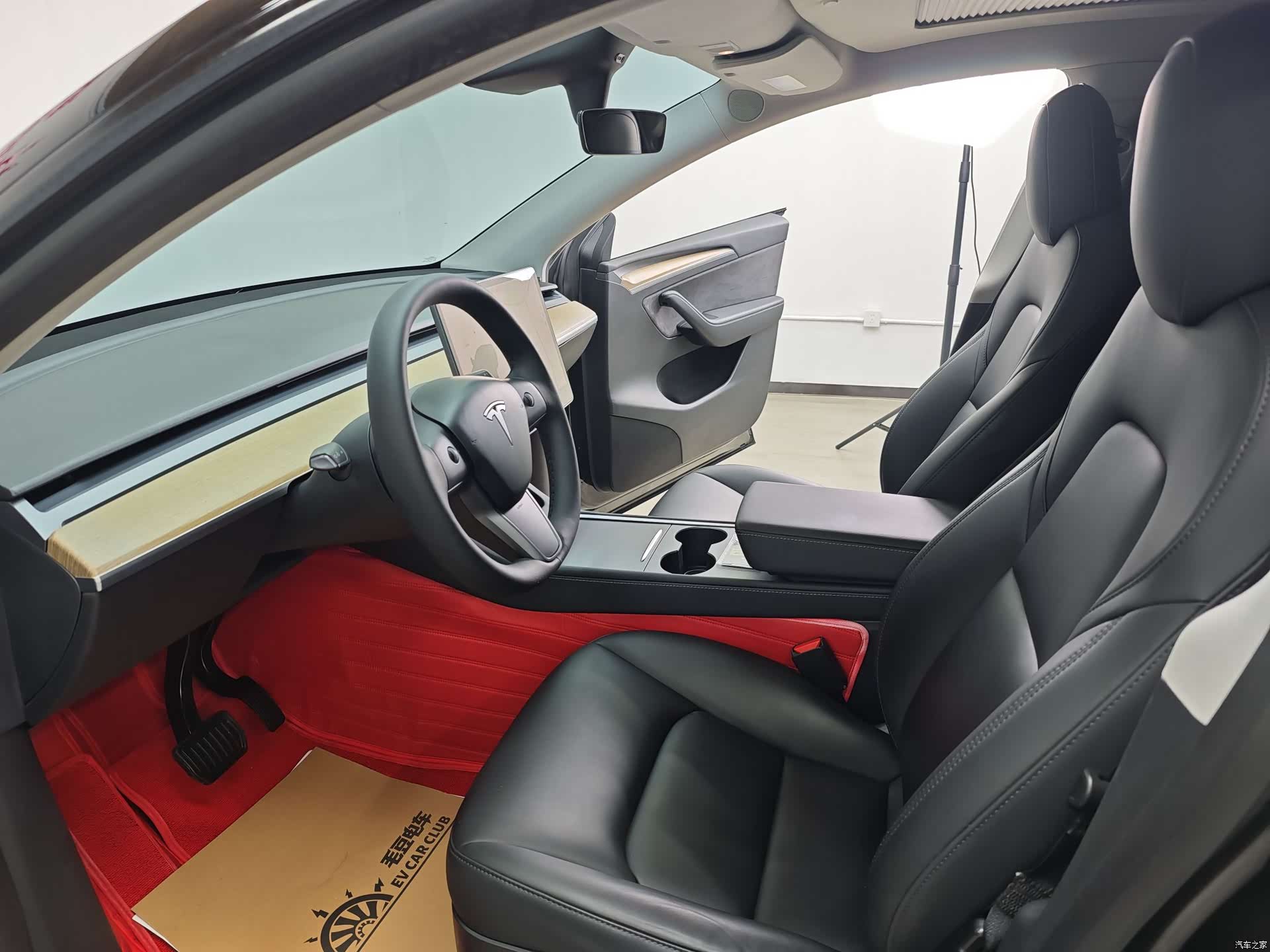 Tesla Model Y, 2021 12