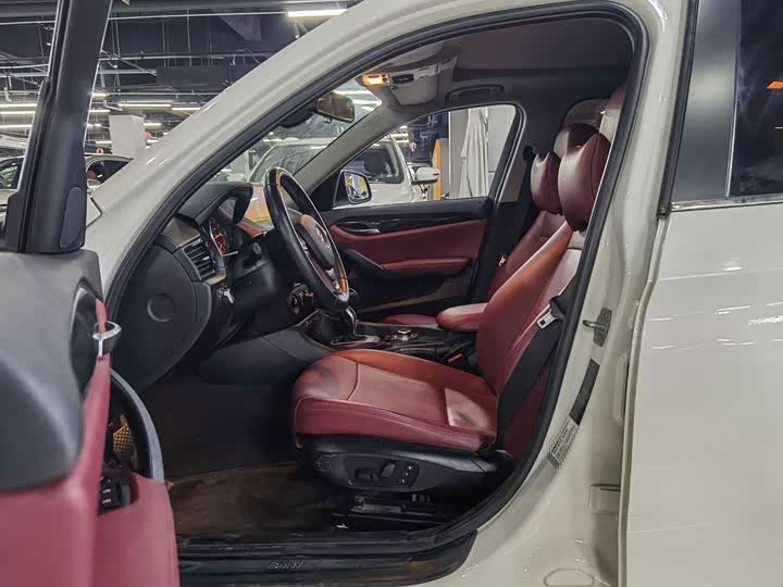 BMW X1 2015 sDrive18i shi shang jin ji ban