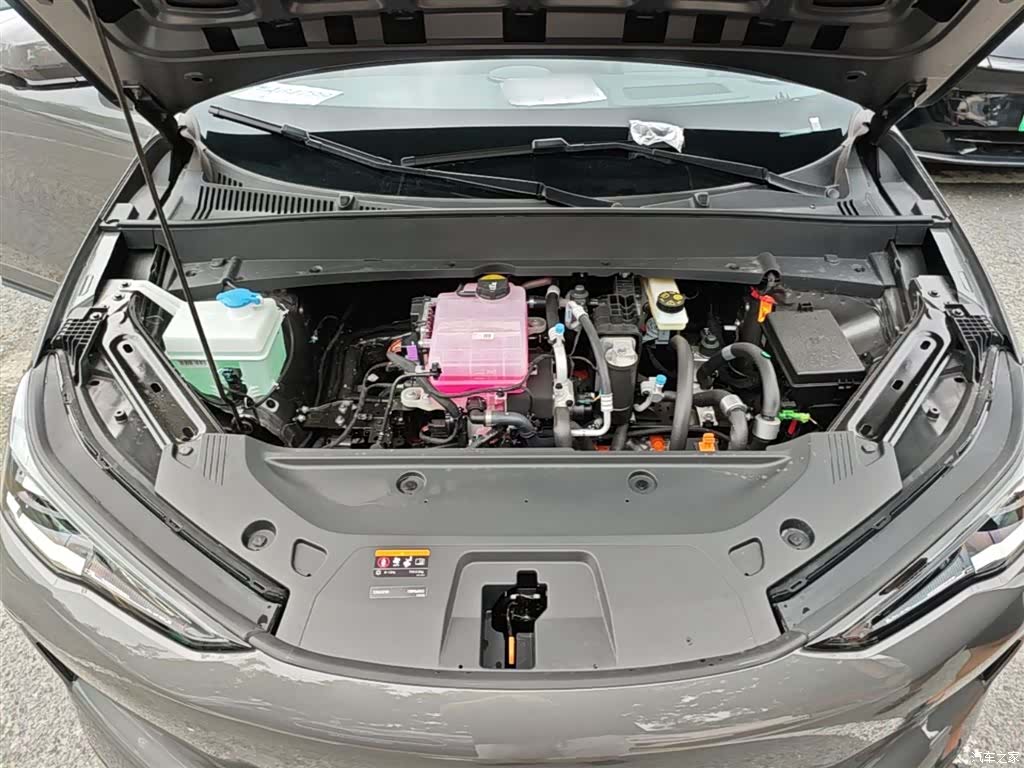 Geely Galaxy E5, 2026 19