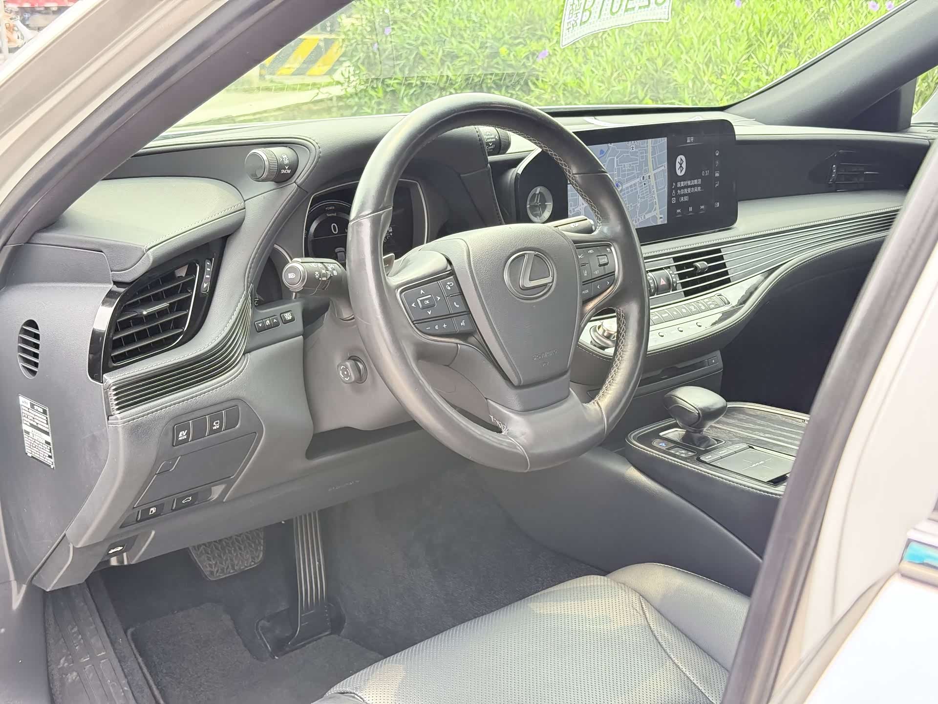 Lexus LS, 2021 13