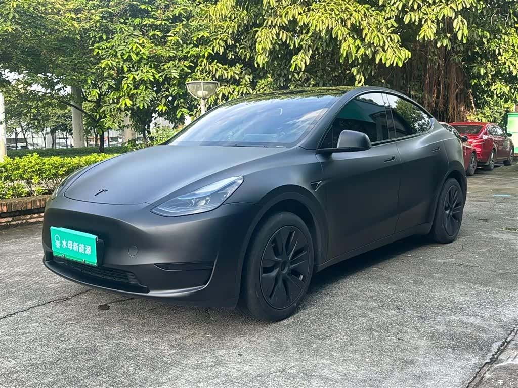 Tesla Model Y, 2024 1