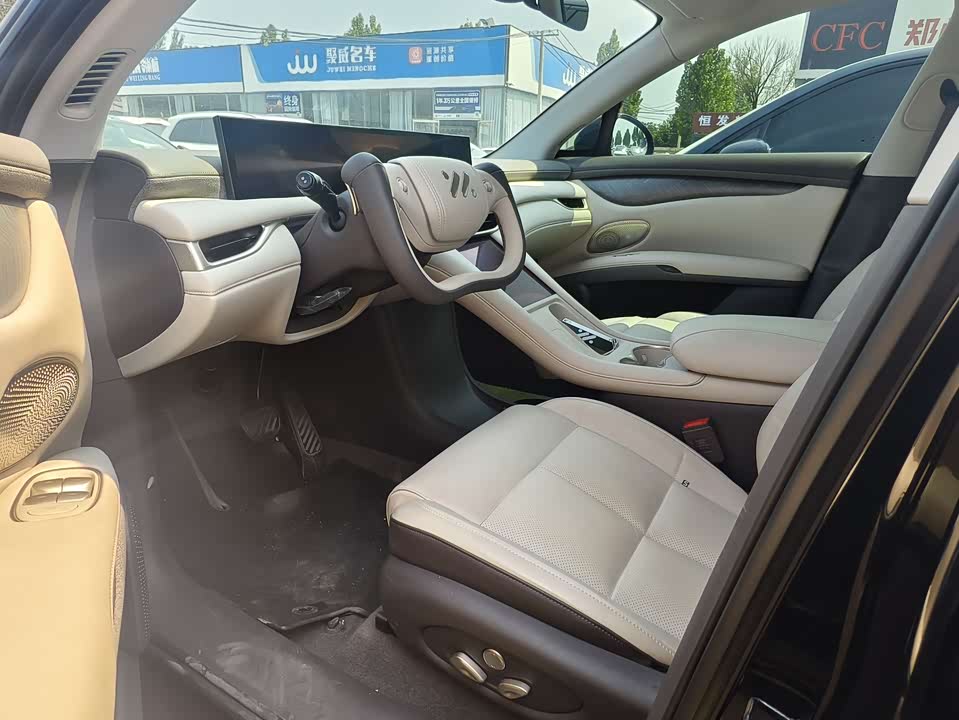 IM Motors Zhiji LS6 IM Motors Zhiji LS6