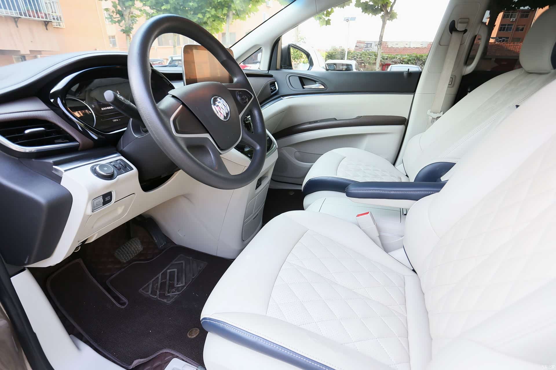 Buick GL8, 2023 8