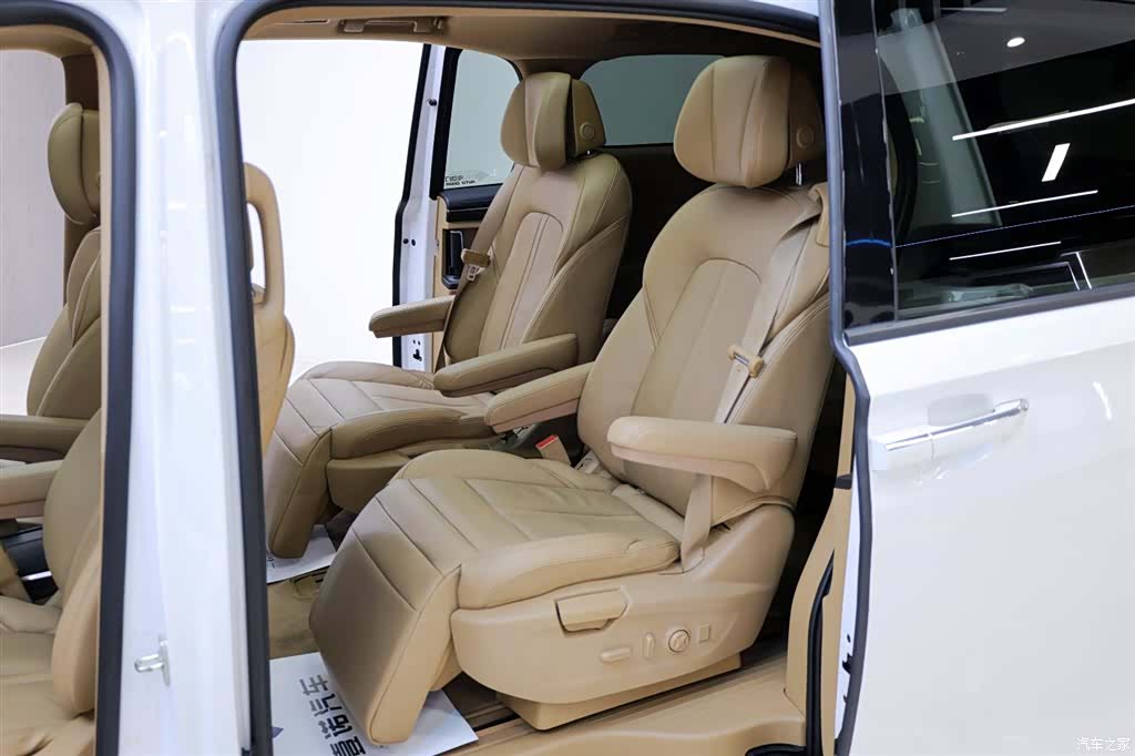 Buick GL8, 2018 30