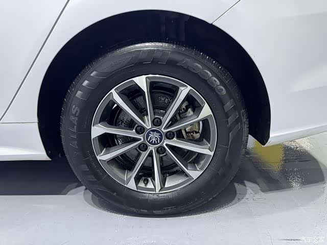 BYD Qin, 2023 16