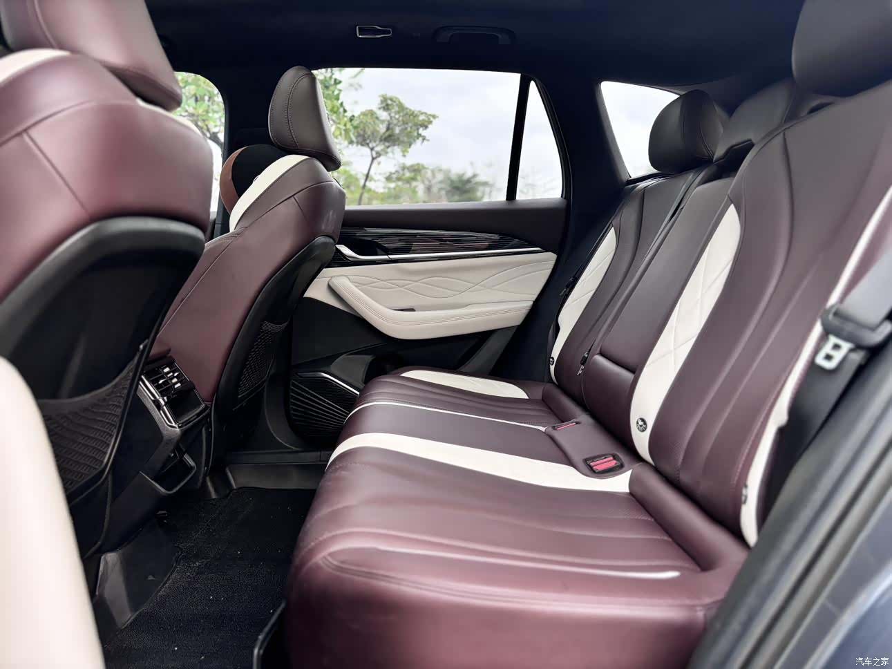 Geely Xingyue L, 2022 10