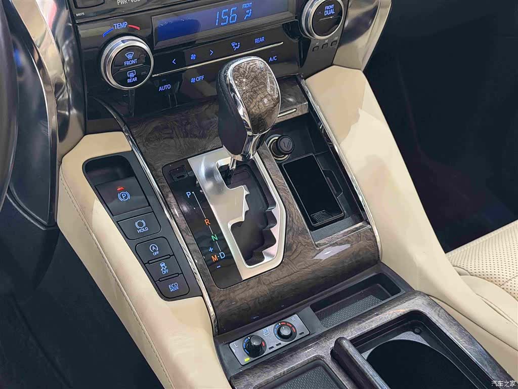 Toyota Alphard, 2019 22