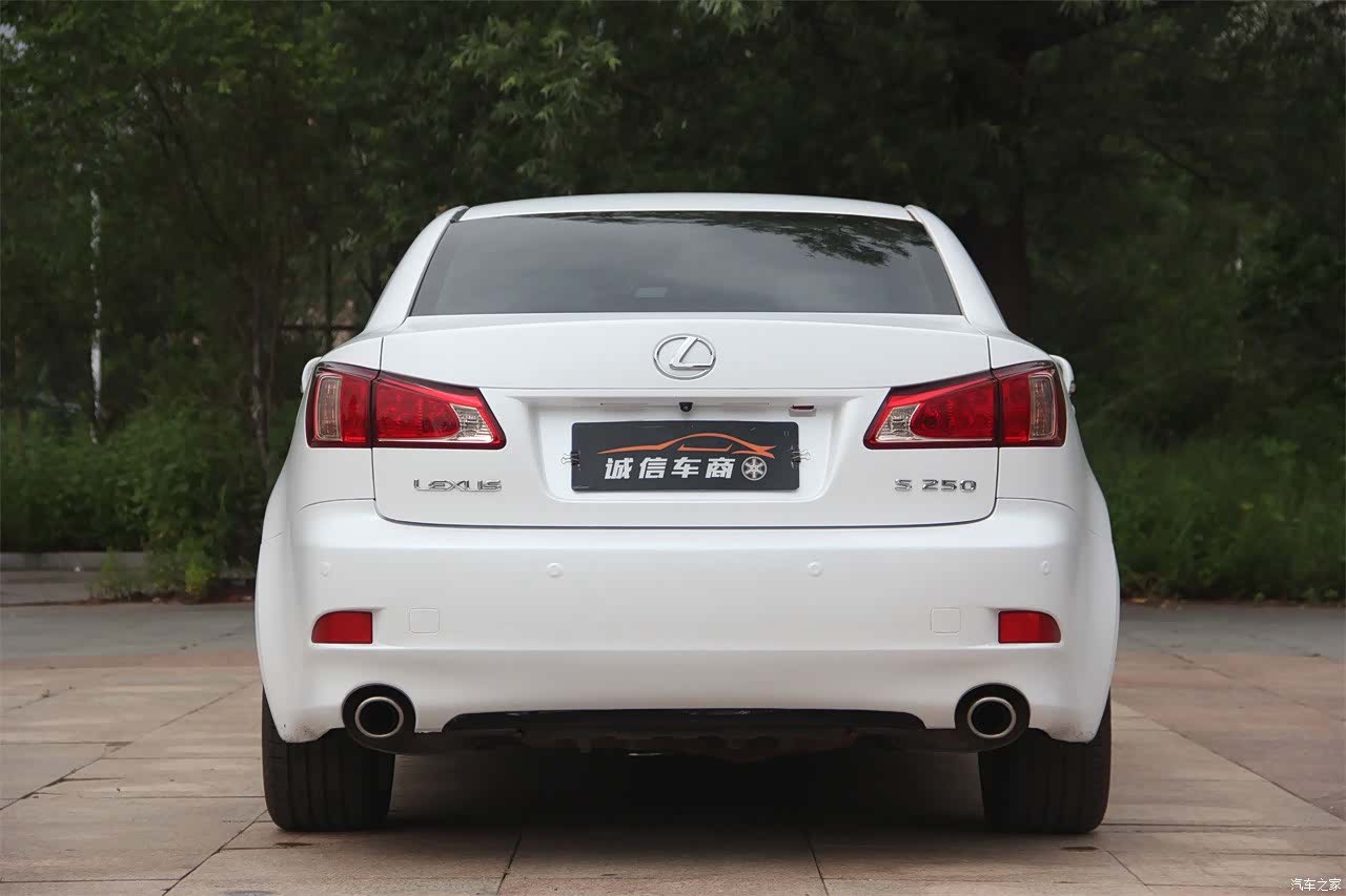 Lexus IS, 2012 8