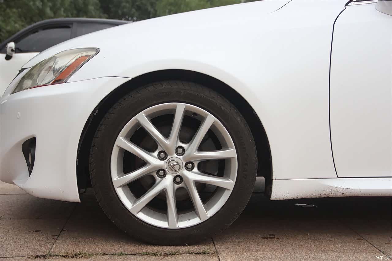 Lexus IS, 2012 11