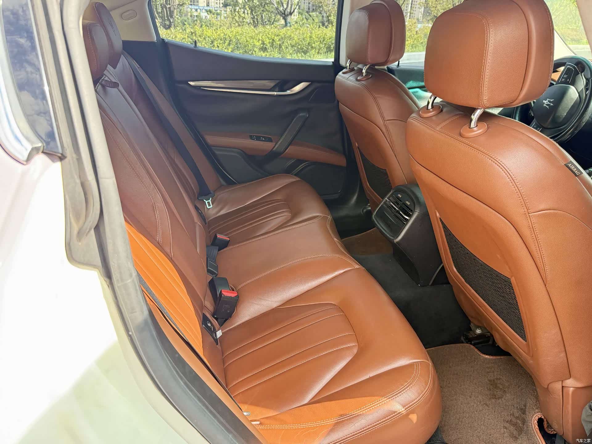 Maserati Ghibli, 2015 9
