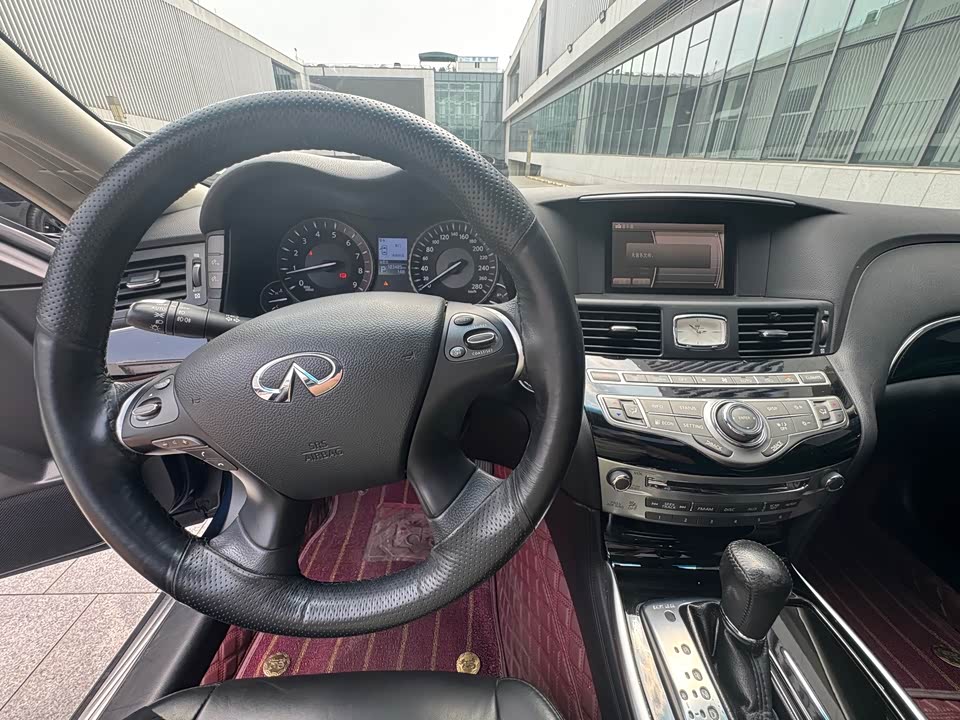 Infiniti Q70 Infiniti Q70