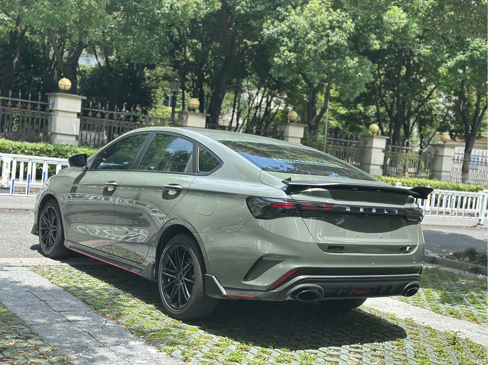 Geely Binray, 2022 7