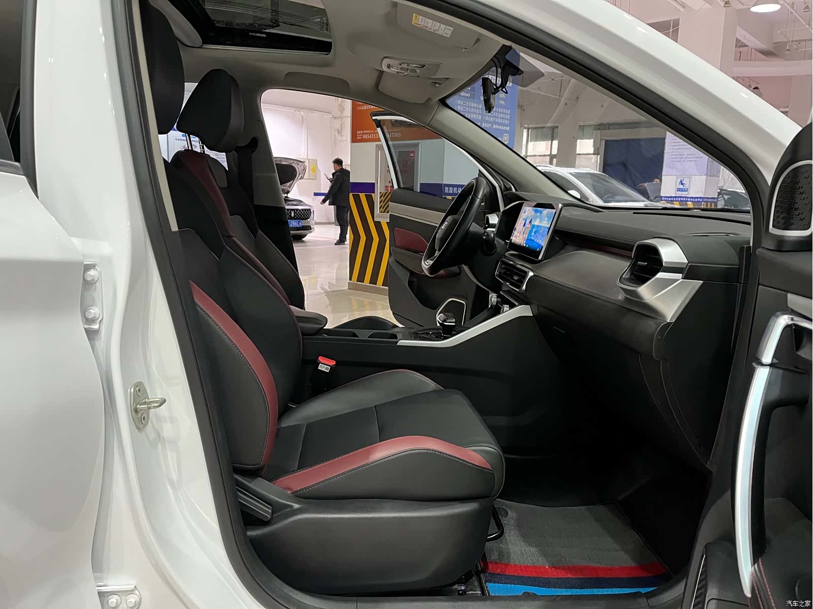 Geely Coolray, 2022 10