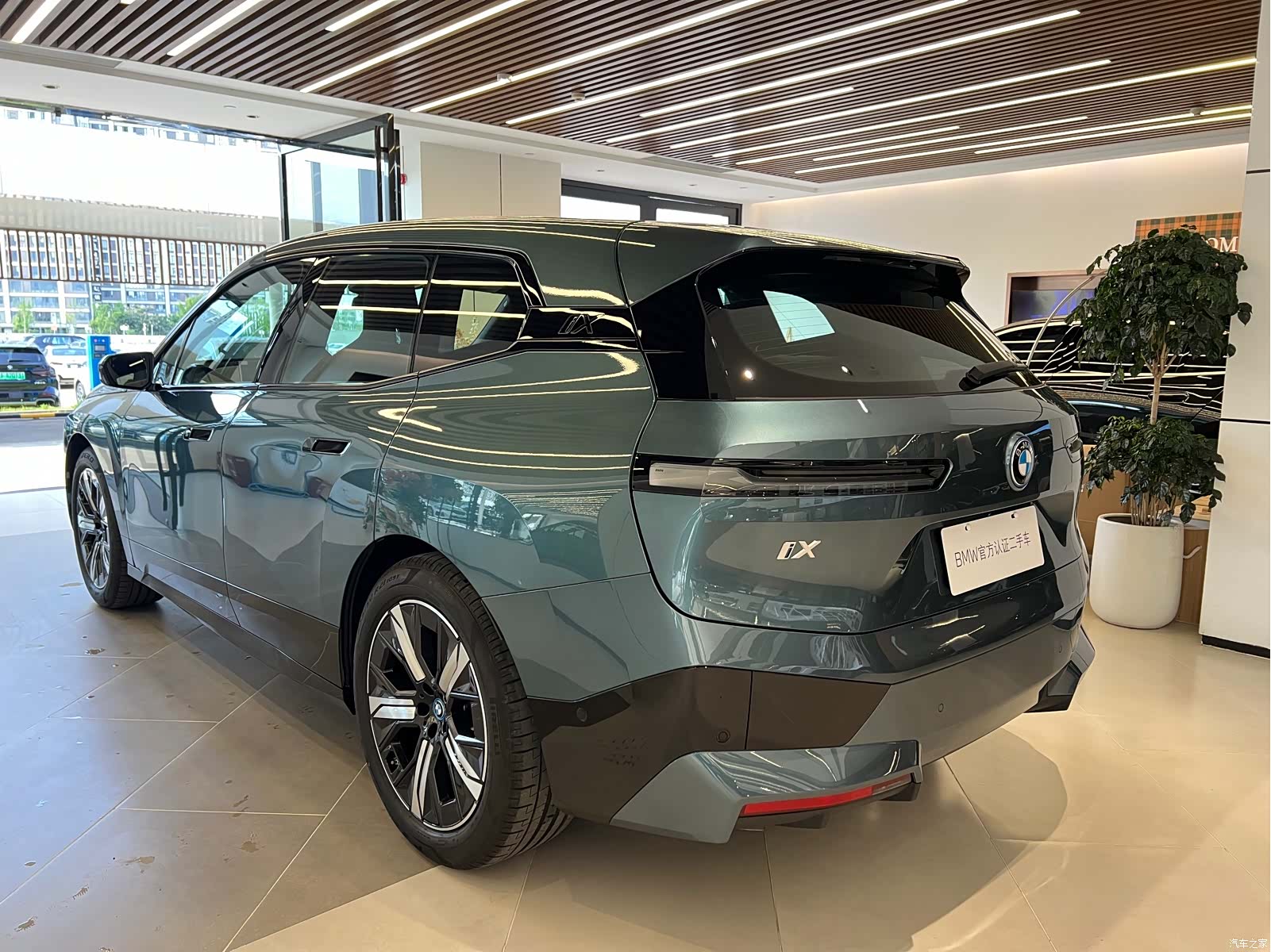 BMW iX, 2025 7