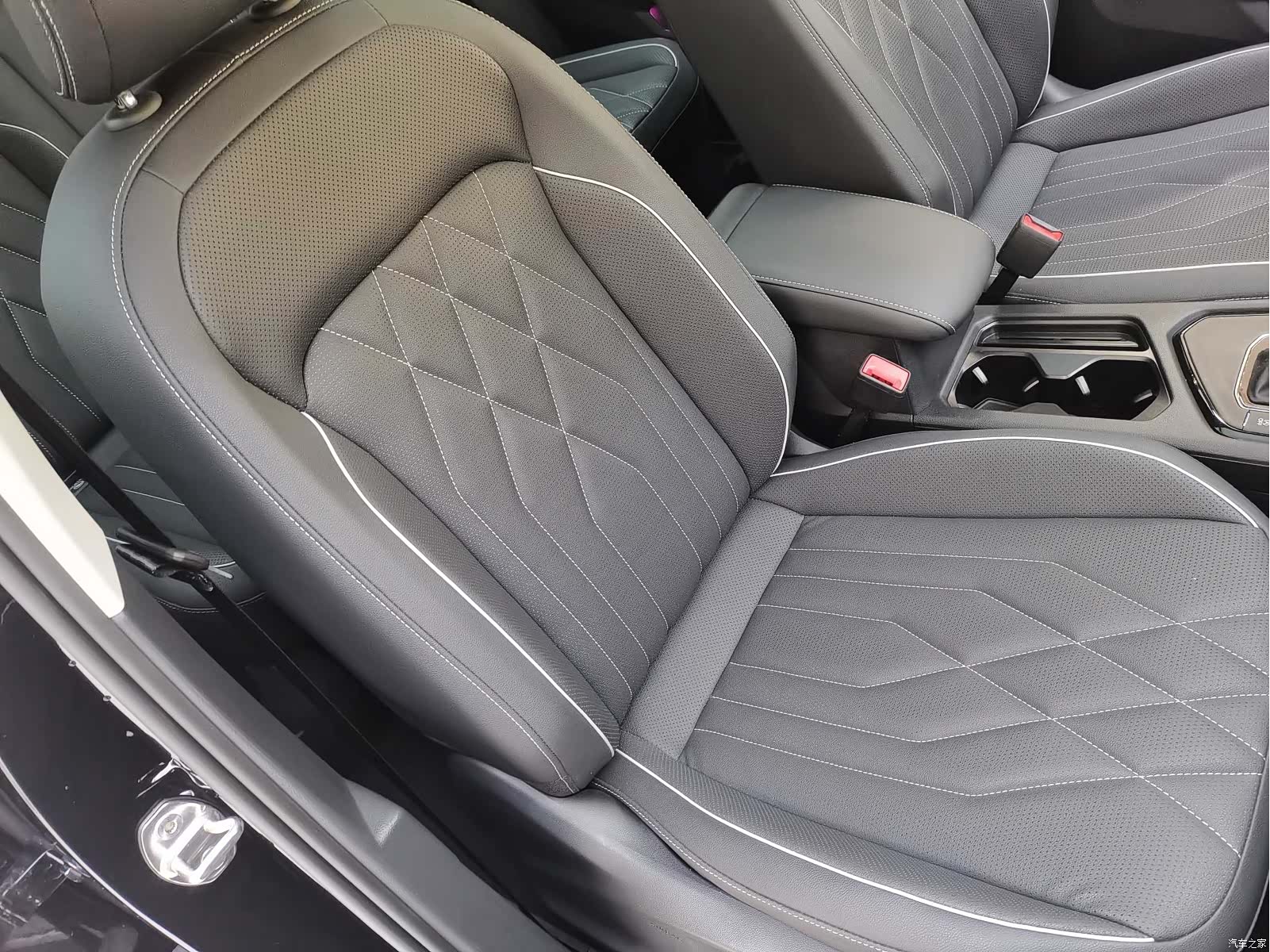 Volkswagen Tiguan L, 2022 10