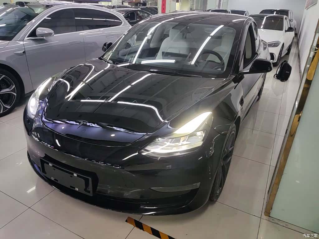 Tesla Model 3, 2022 1