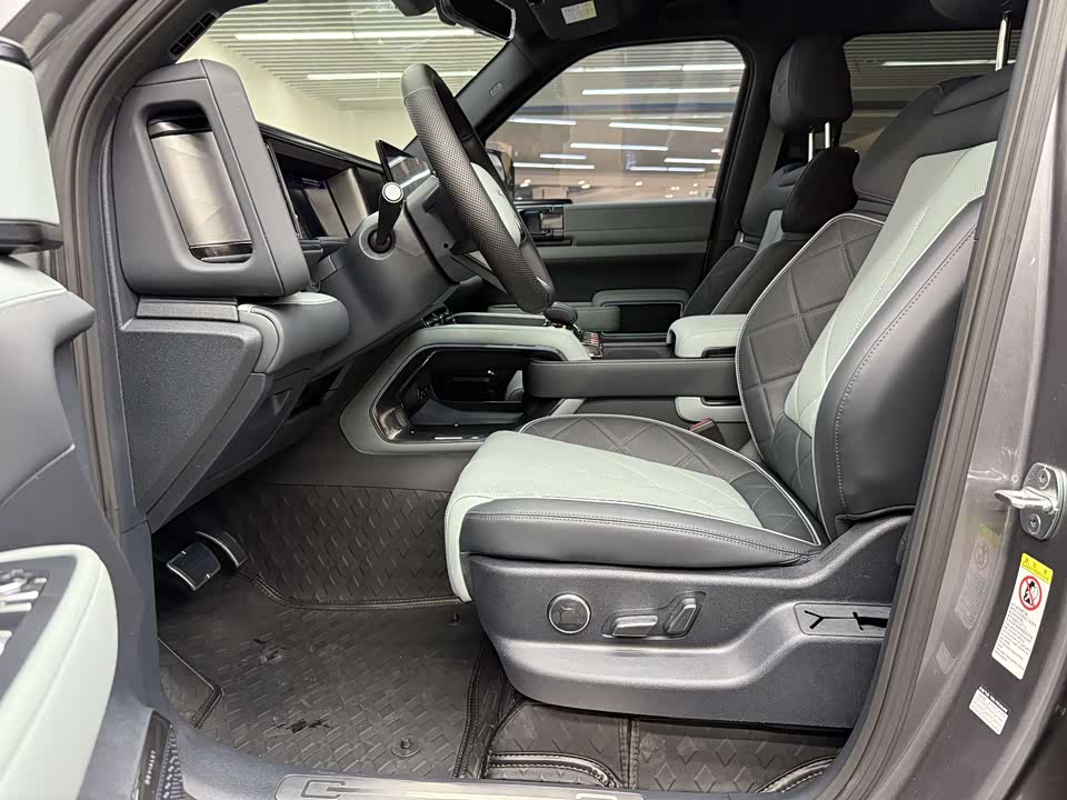 BYD Leopard 5 BYD Leopard 5