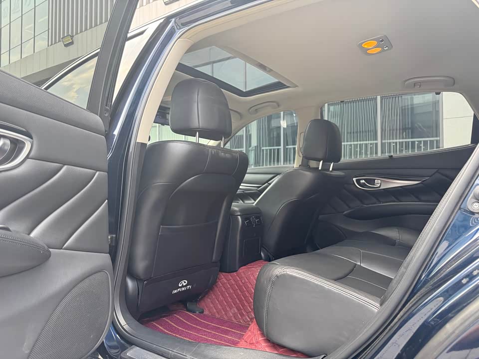 Infiniti Q70 Infiniti Q70
