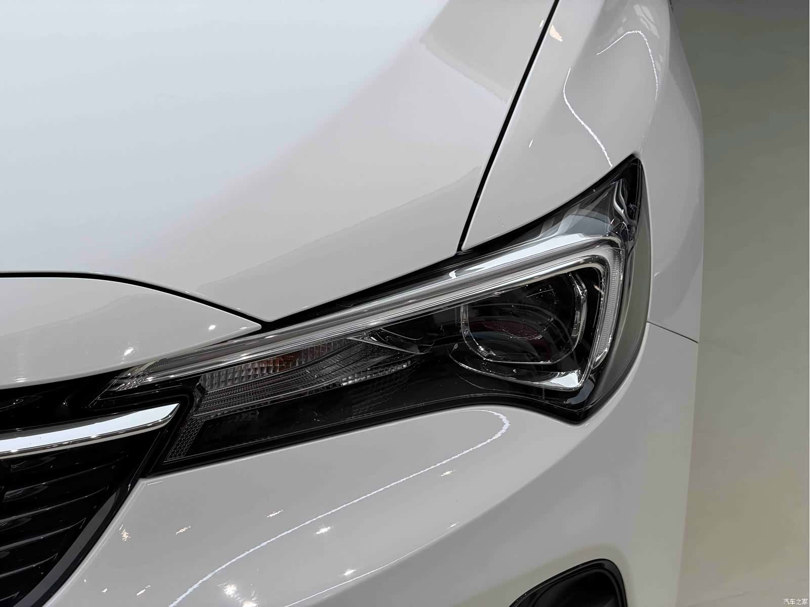 Buick Verano, 2022 4
