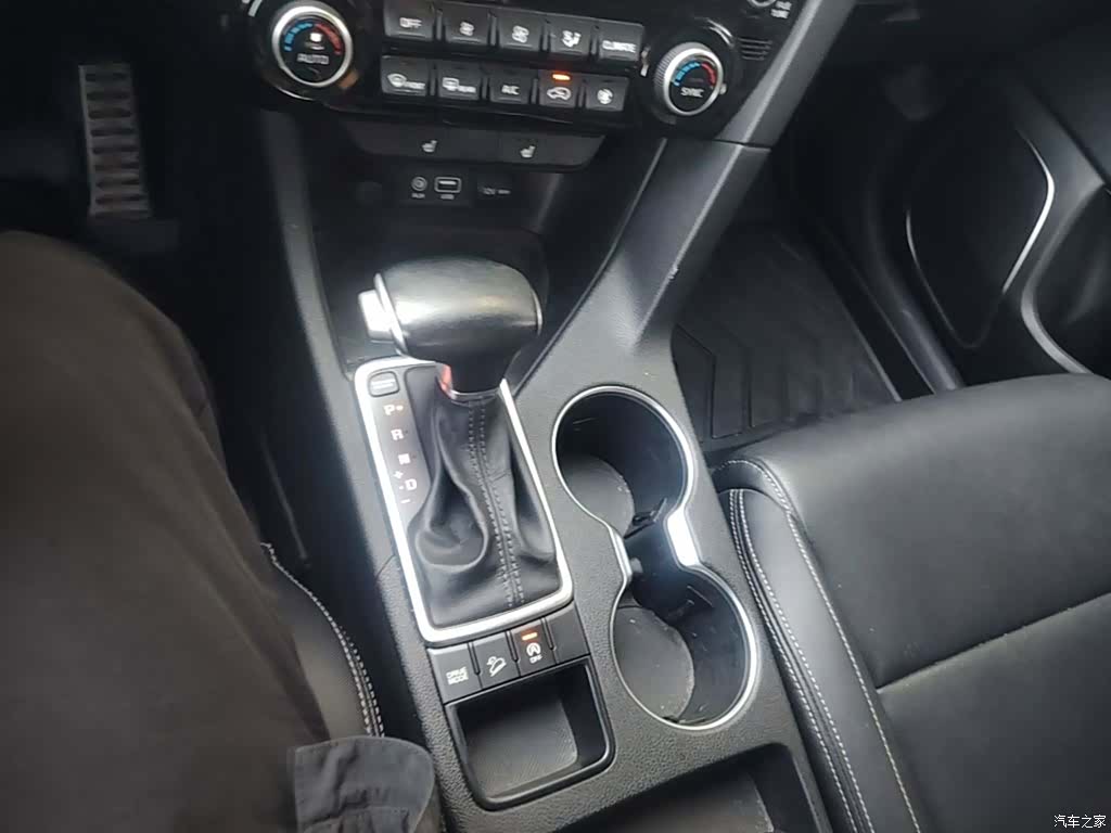 Kia KX5, 2016 10