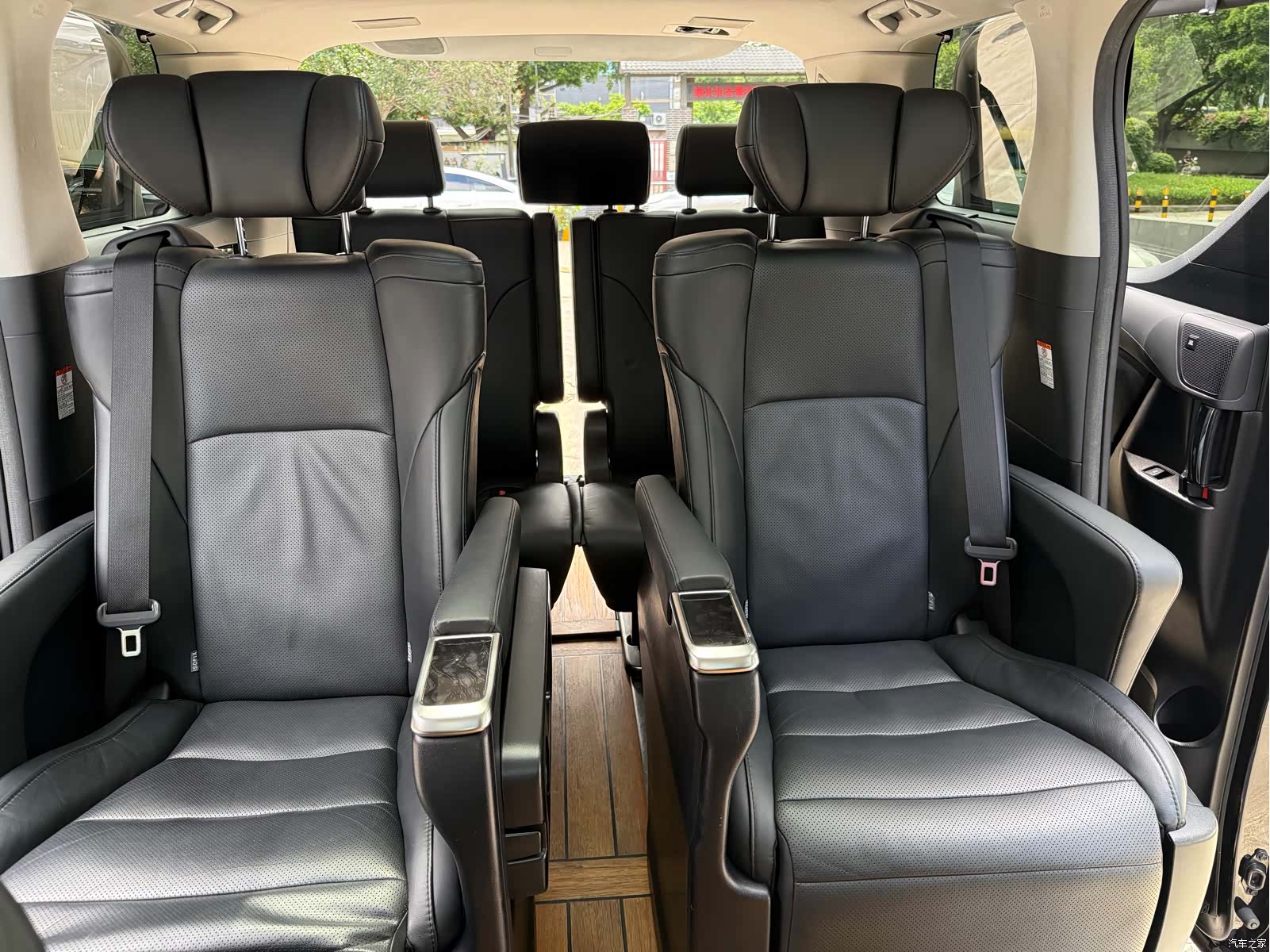 Toyota Vellfire, 2020 24