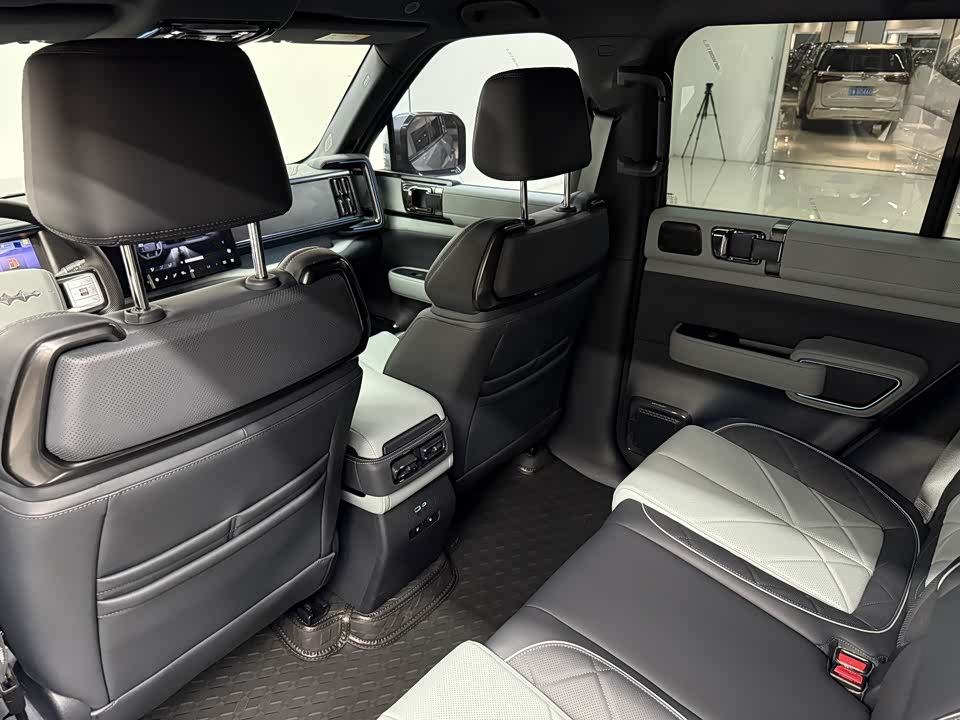 BYD Leopard 5 BYD Leopard 5