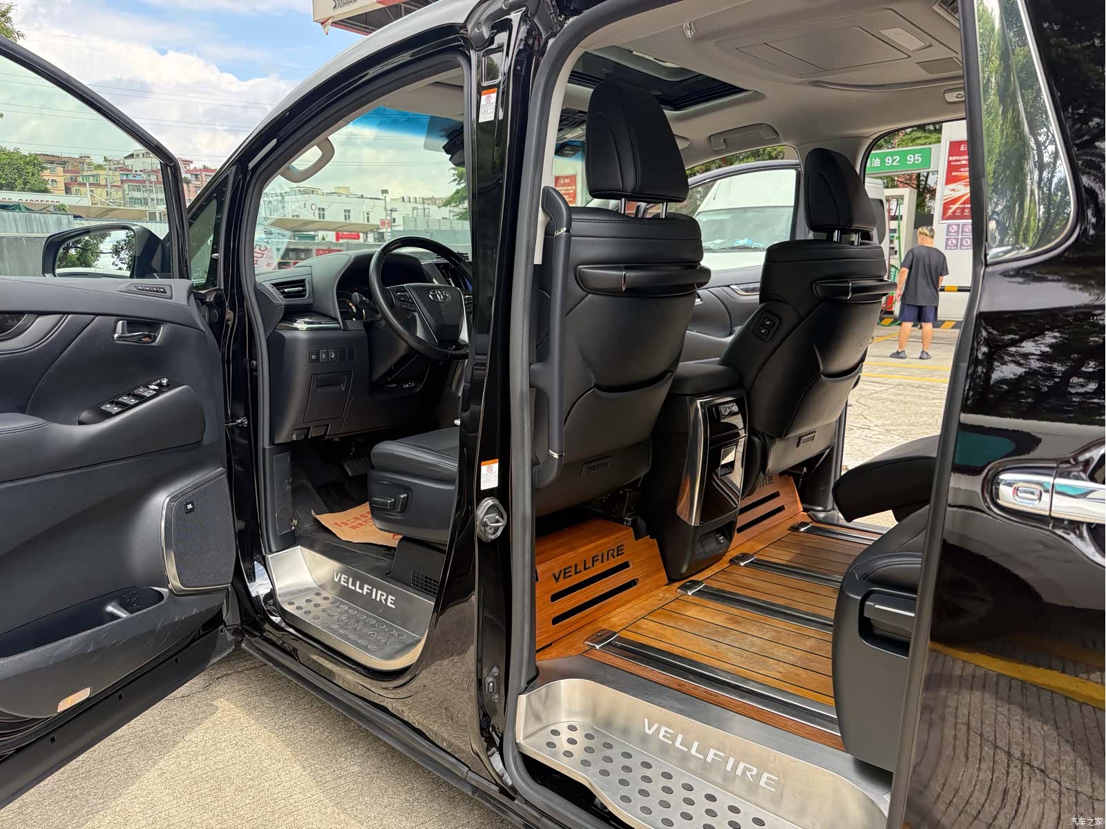 Toyota Vellfire, 2020 14