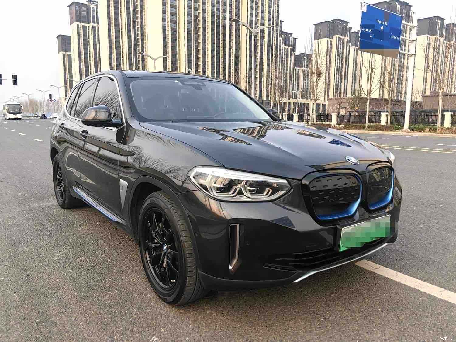 BMW iX3, 2021 3