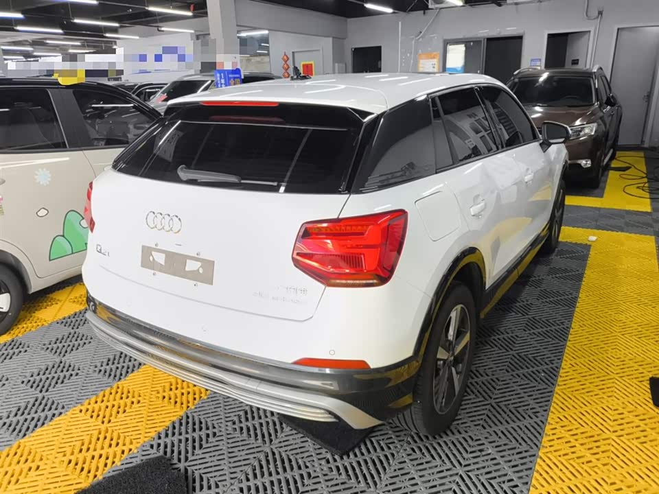 Audi Q2L Audi Q2L