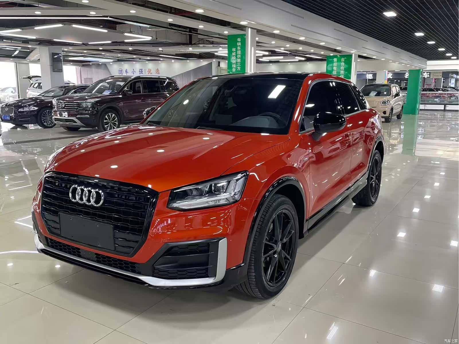 Audi Q2L, 2019 1