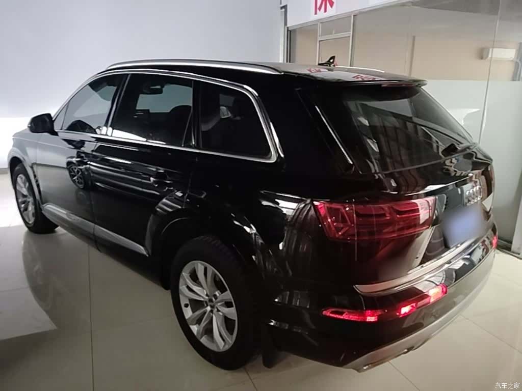Audi Q7, 2018 все фото