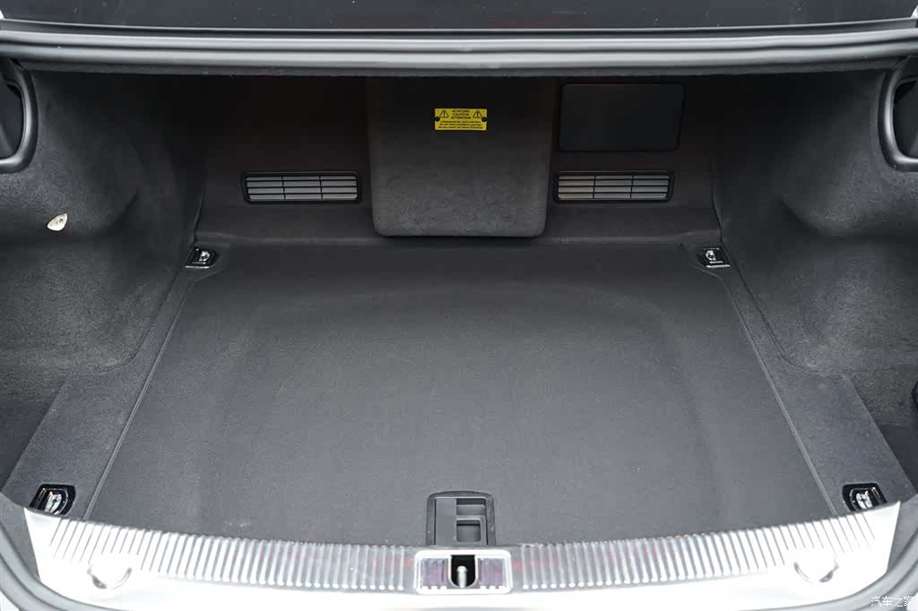 Audi A8L, 2013 30