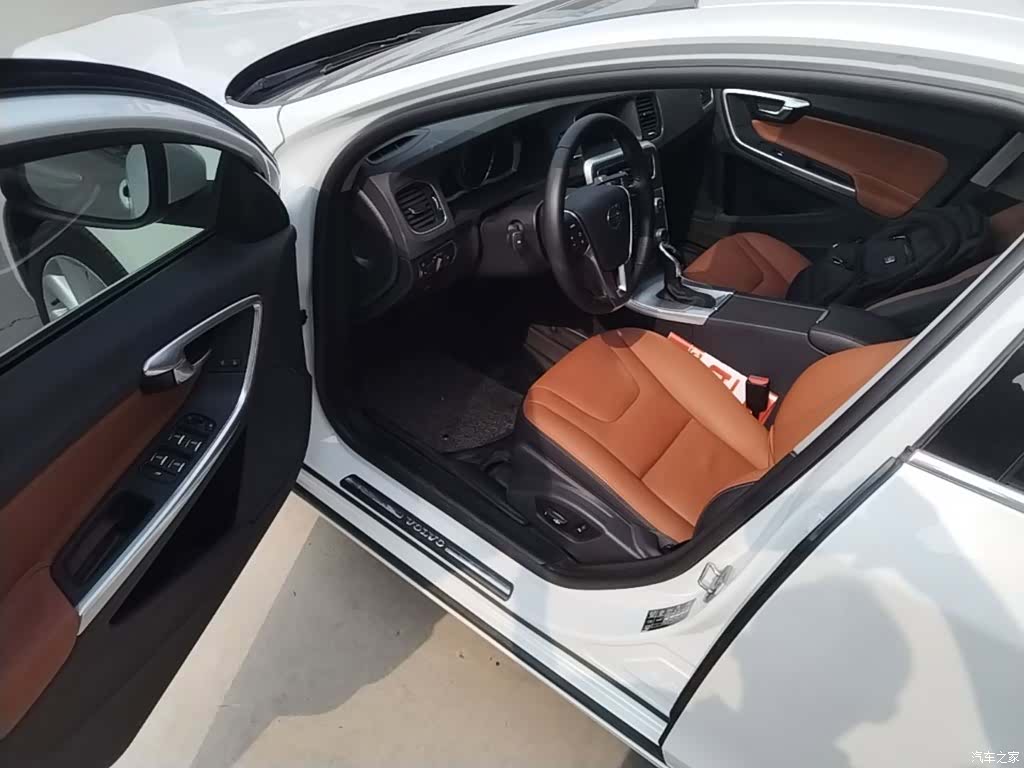 Volvo S60, 2017 16