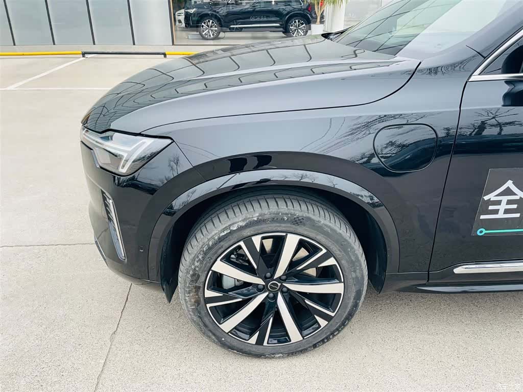 Volvo XC90, 2025 8