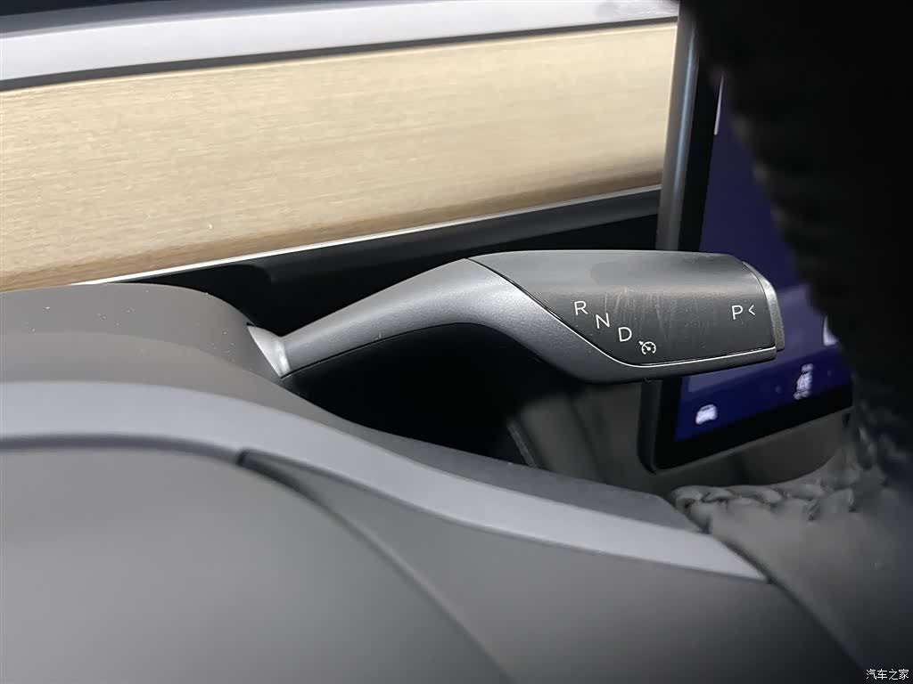 Tesla Model Y, 2022 20