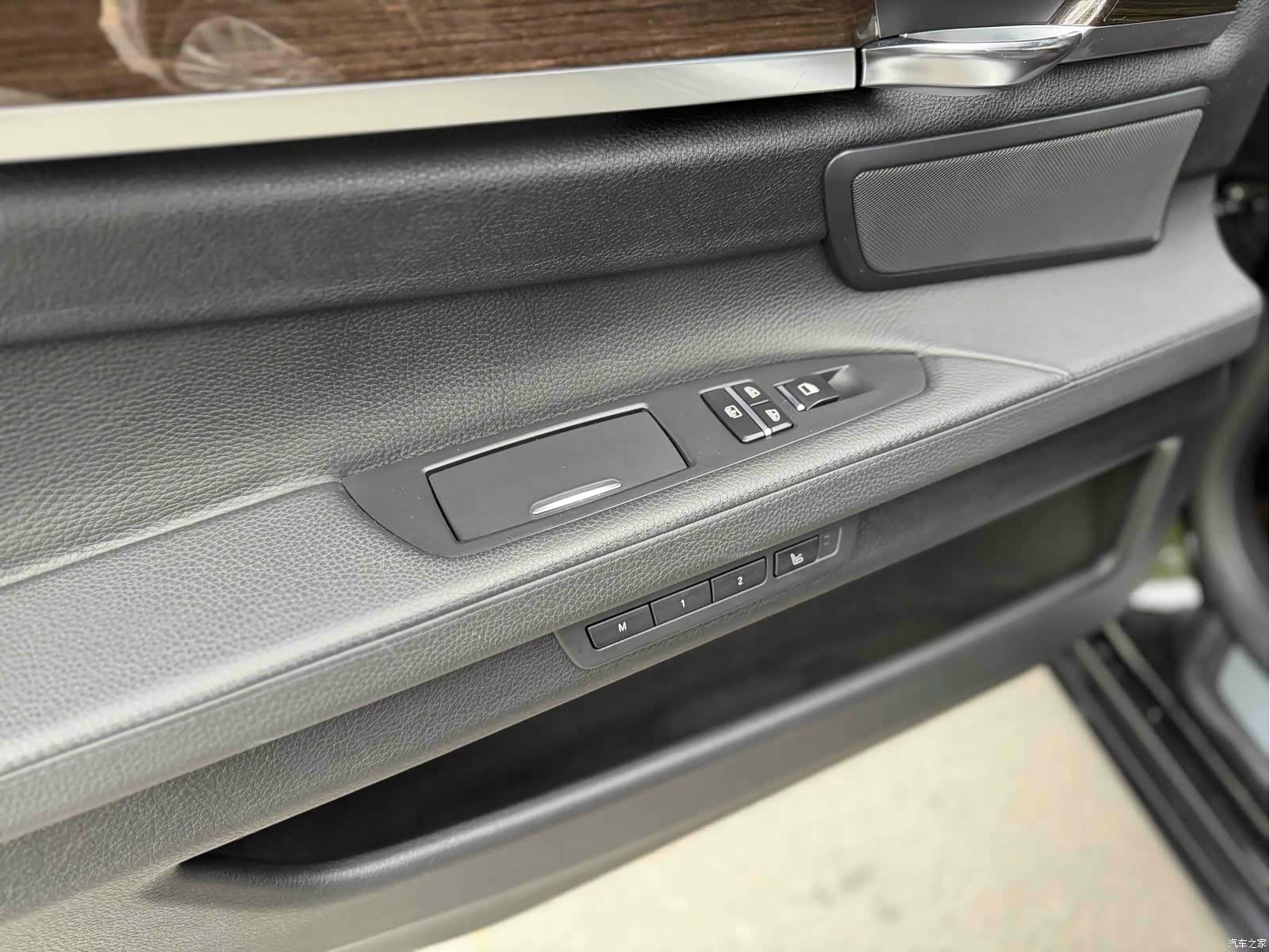 BMW 7 Series, 2010 6