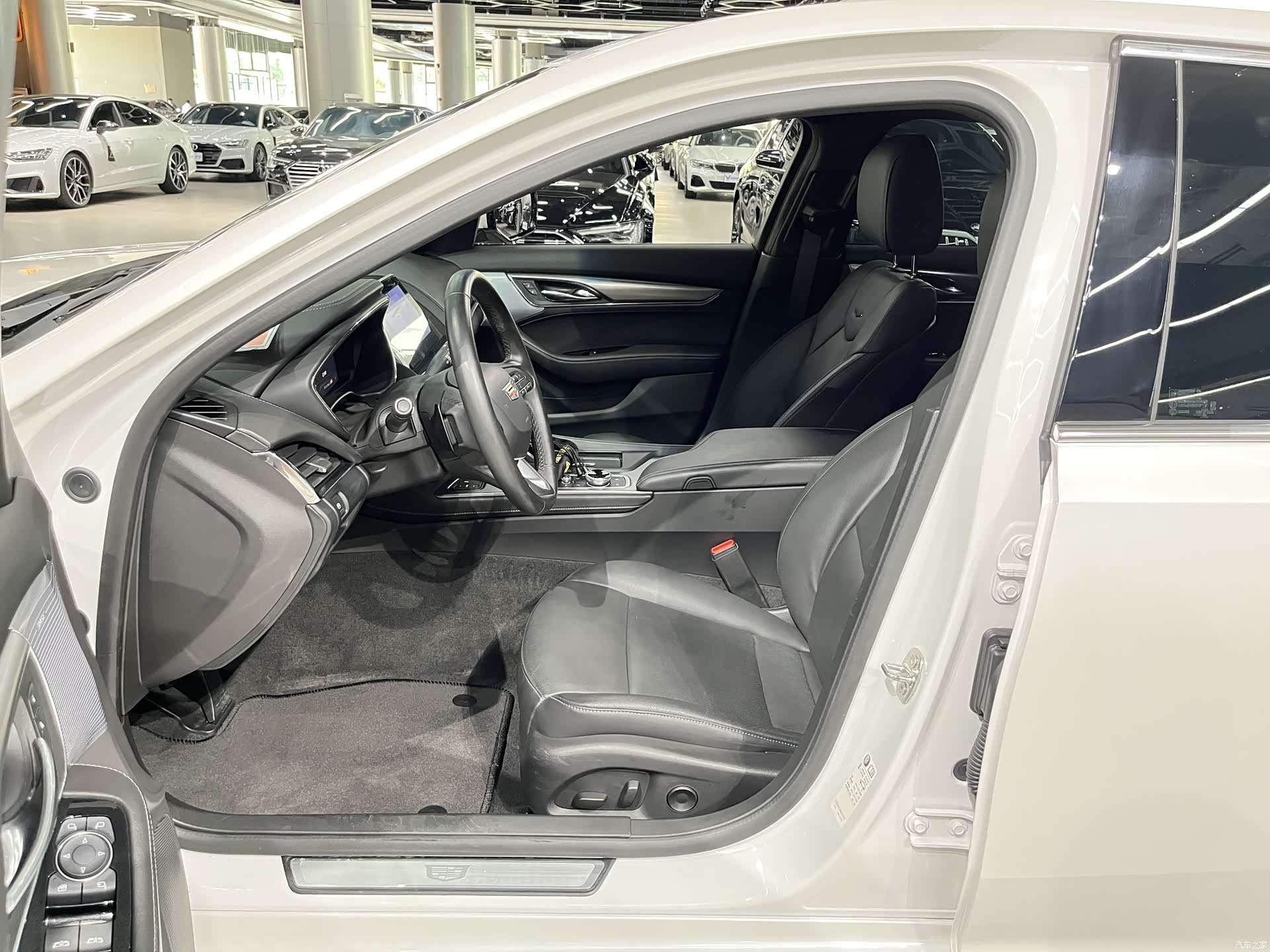 Cadillac CT5, 2023 4