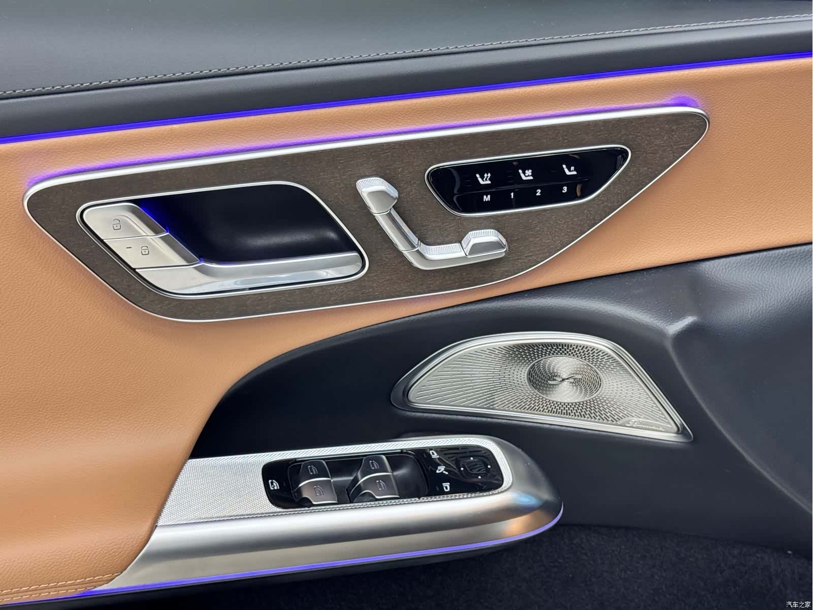 Mercedes-Benz E-Class, 2024 10