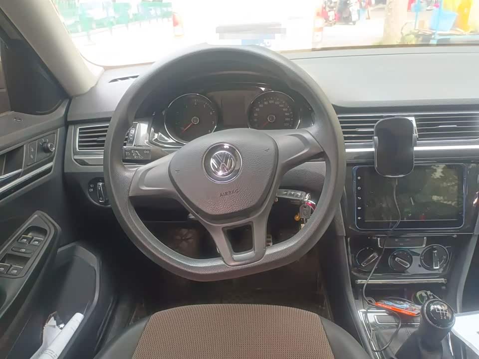 Volkswagen C-TREK Wei Collar