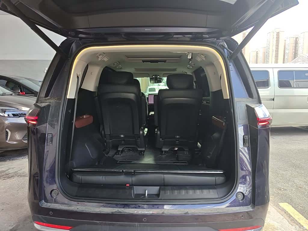 Trumpchi E8, 2024 19