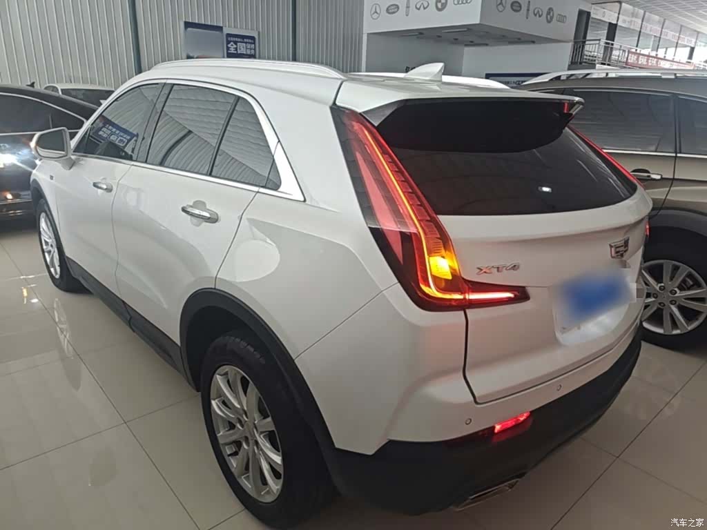 Cadillac XT4, 2023 все фото