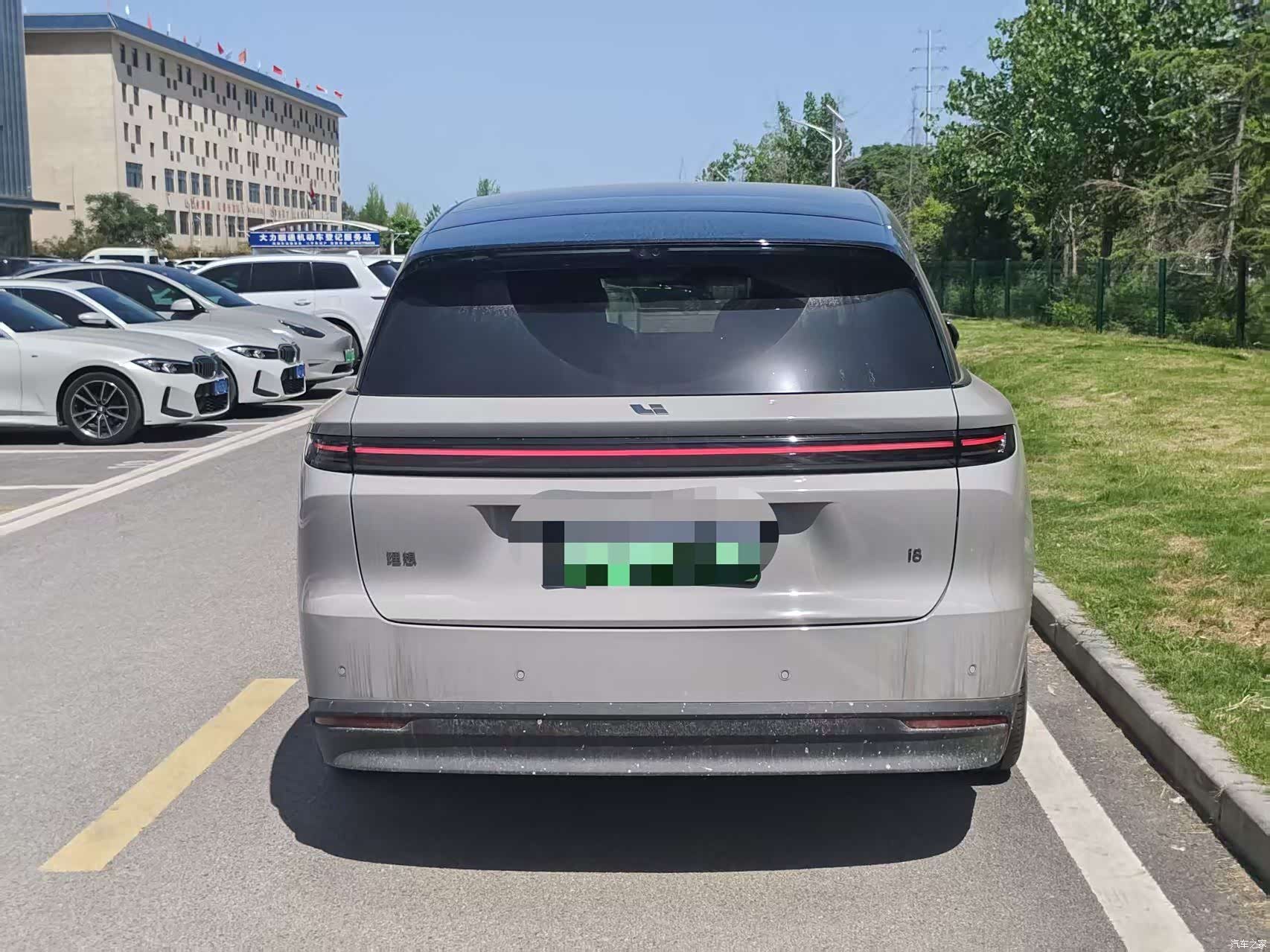 Li Auto i8, 2025 3