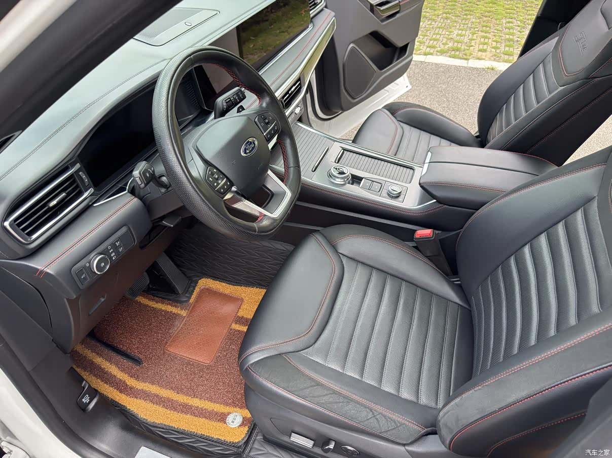 Ford Explorer, 2023 16