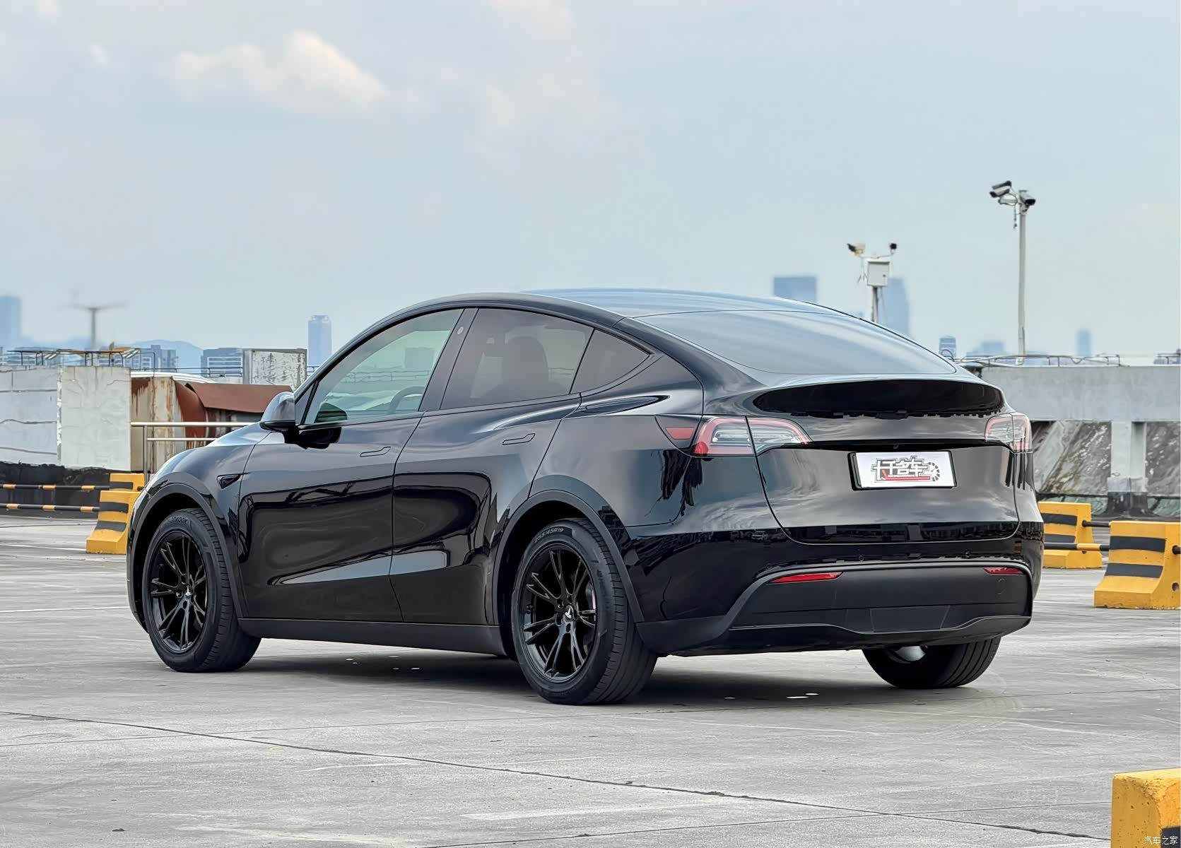 Tesla Model Y, 2021 4