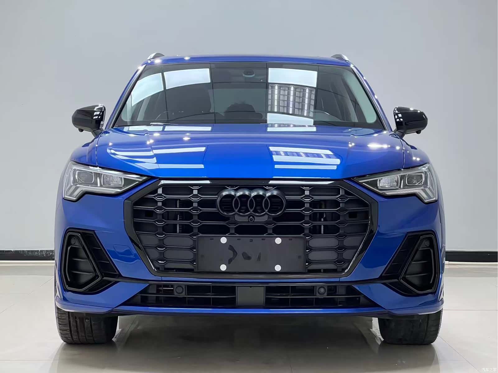 Audi Q3, 2023 2