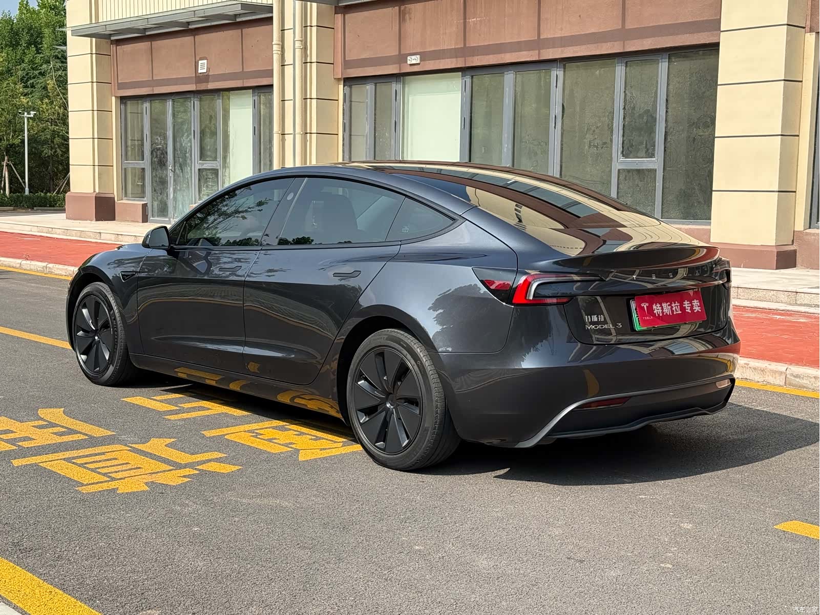 Tesla Model 3, 2024 8