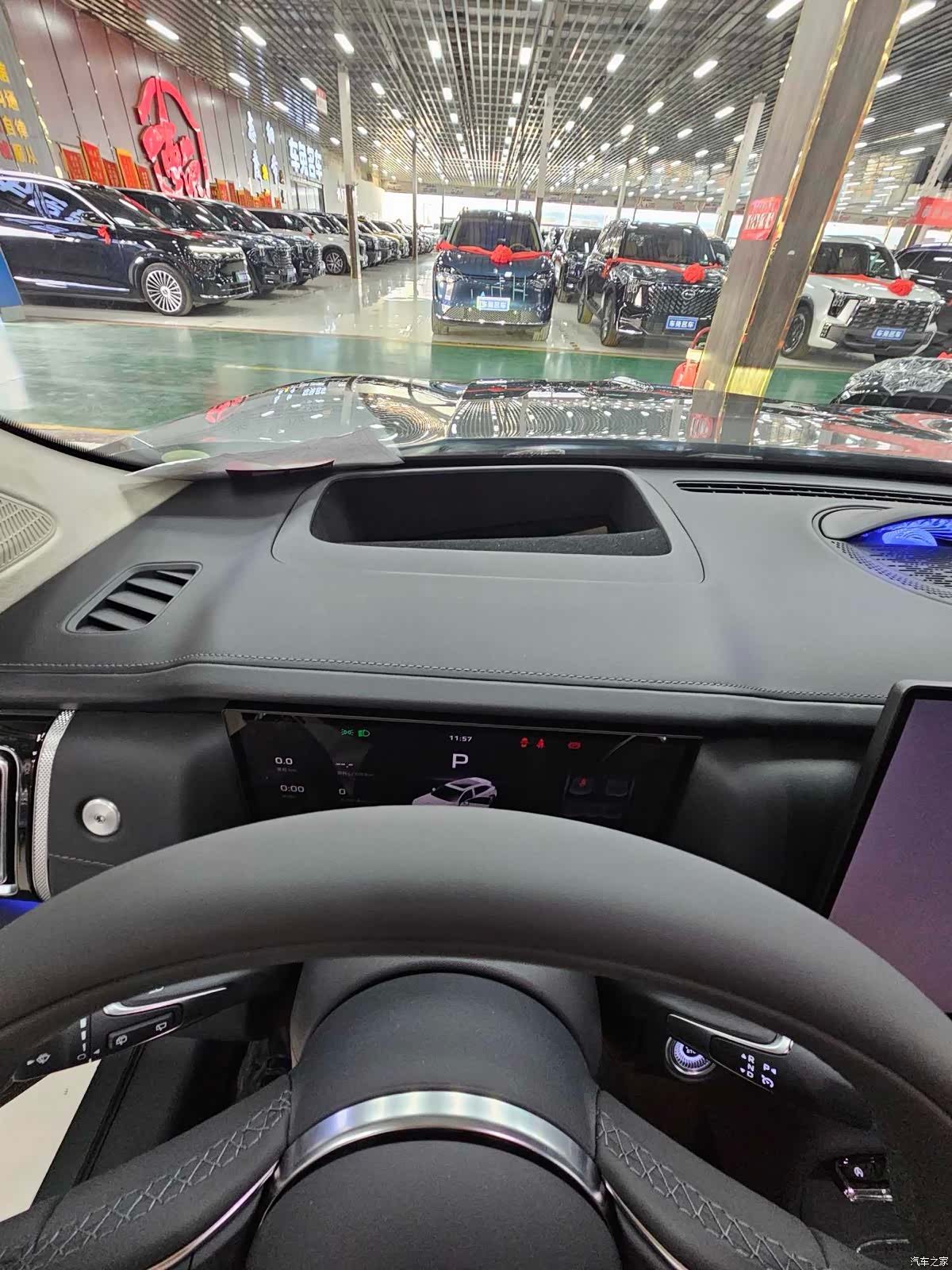 Hongqi HS5, 2026 16