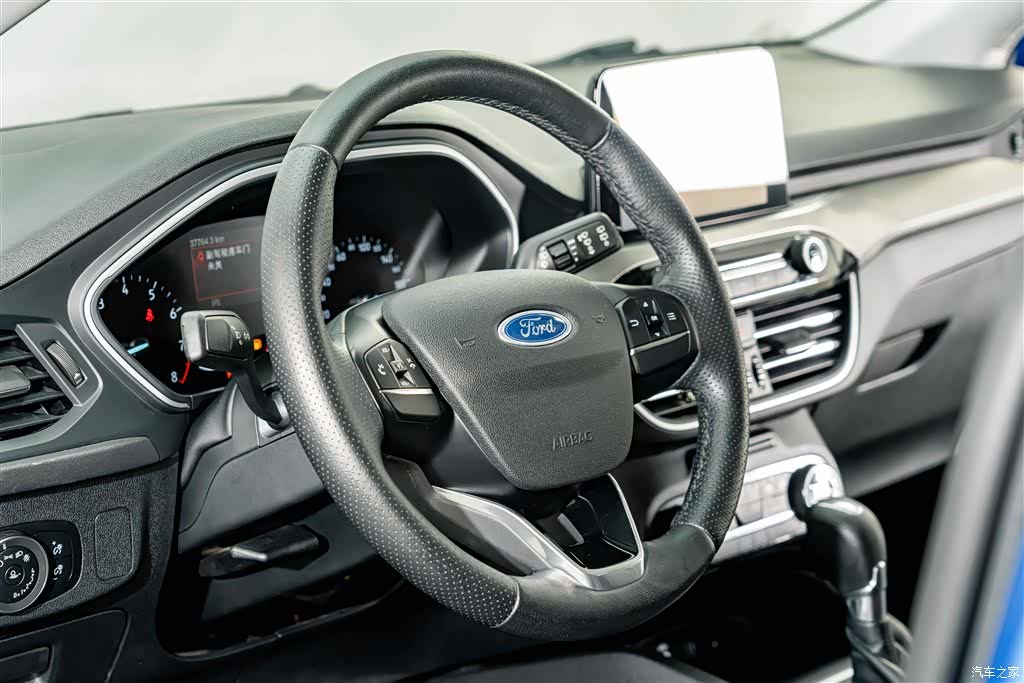 Ford Focus, 2019 10