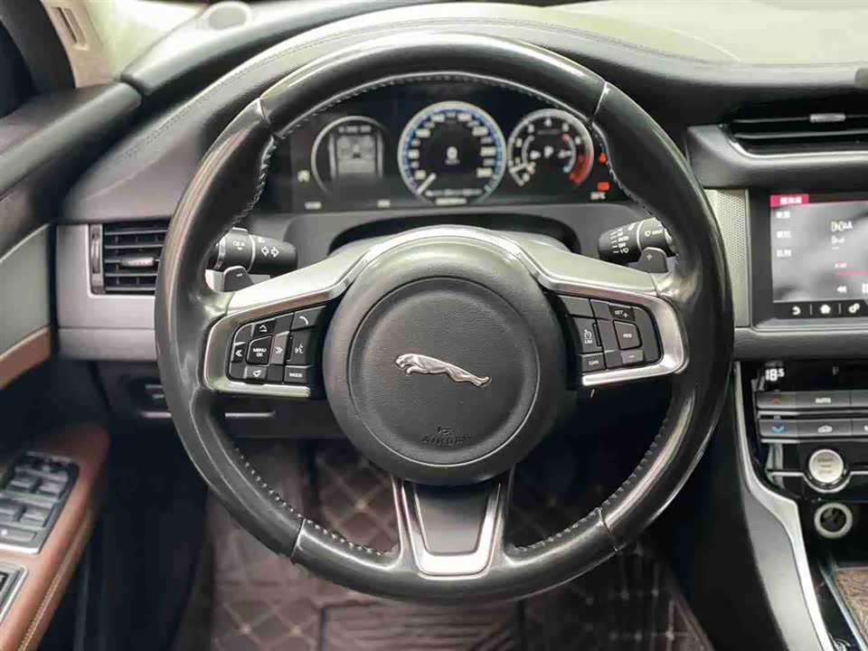 Jaguar XFL